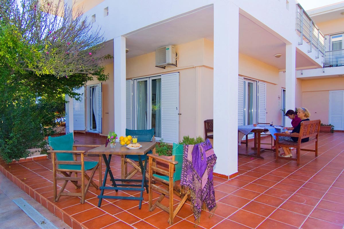 Armonia Apartments in Kalamaki, Chania TheHotel.gr