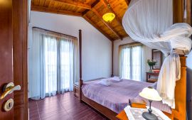 Villa Yannis, Asteri, villa-yiannis-double-bedroom-upper-floor-1a