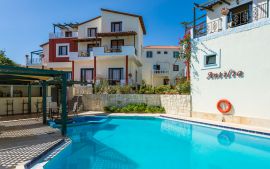 Antilia Apartments, Тавронитис, antilia-apartments-swimming-pool-1c