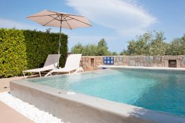 Lofos Village, Agia Marina, Suite, pool area