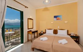 Mesogios Beach, Κίσσαμος, Sea view double room