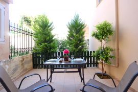 Cheerful Apartment, Χανιά, private veranda 1