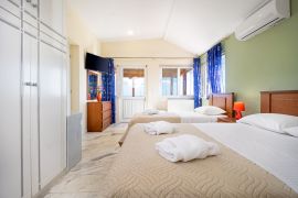 Turquoise Apartment, Тавронитис, bedroom b1