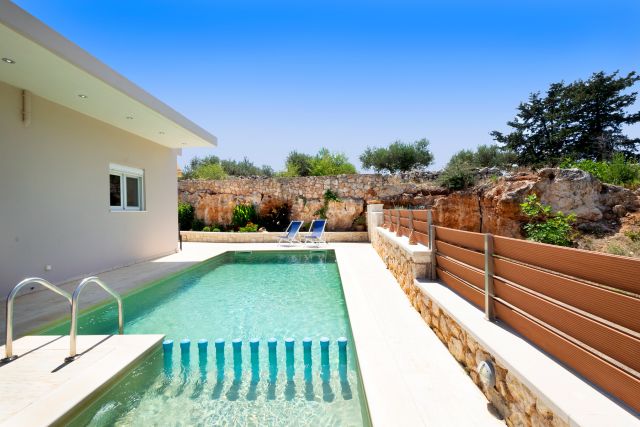 villa private pool 4