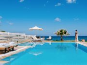 Beachfront Villa in Kreeta, Heraklion, Hersonissos