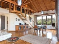 Wooden Art Apartment in Kreta, Chania, Souda