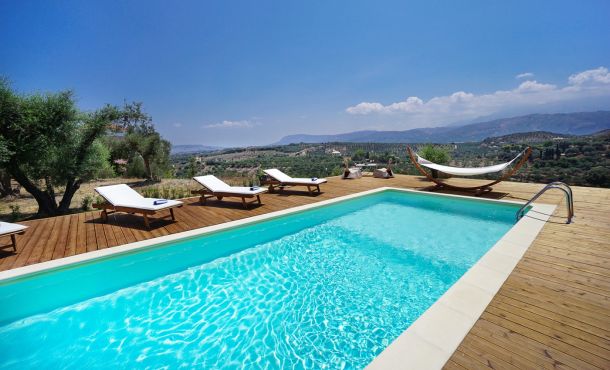 Villa Manousos, Сталос