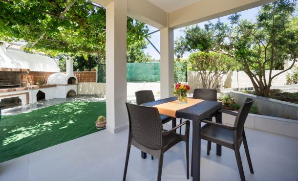 Ariadne Apartment, Αγίοι Απόστολοι