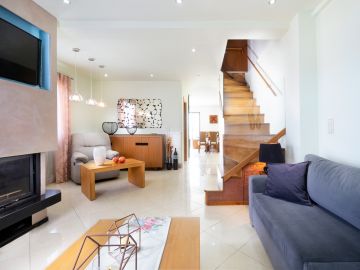 Loft Apartment, Chrissi Akti