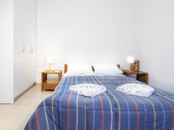 Mina Apartment, Каливес