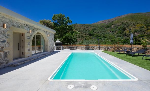 Villa George, Ελαφονήσι