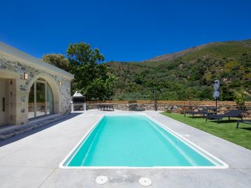 Villa George, Elafonisi