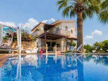 Villa Sar, Kampani
