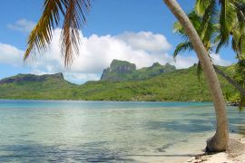 sandy-beach-of-vai