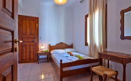 Villa Georgokastelo, Stalos, bedroom 2a