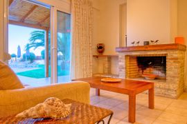 Flower Villas, Gerani, 3-bdm-fireplace-1