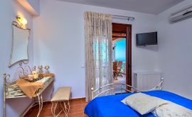 Okeanides Villas, Бали, double-bedroom-11