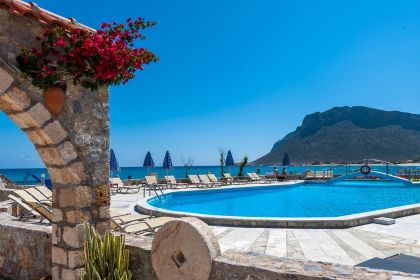 Blue Beach Apartments, Σταυρός, pool-area-11a