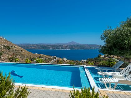 Villa On Top, Megala Horafia, excellent sea views