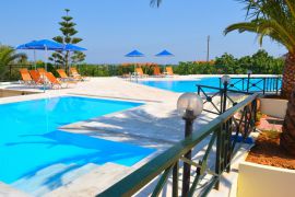 Aloni Suites, Καλαθάς, swimming-pool-area-2