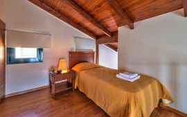 Corali Villas, Тавронитис, loft-bedroom-1a