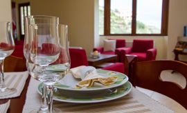 Villa On Top, Megala Horafia, dining table detail