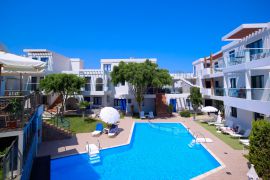 Minos Village, Αγία Μαρίνα, courtyard day view-1