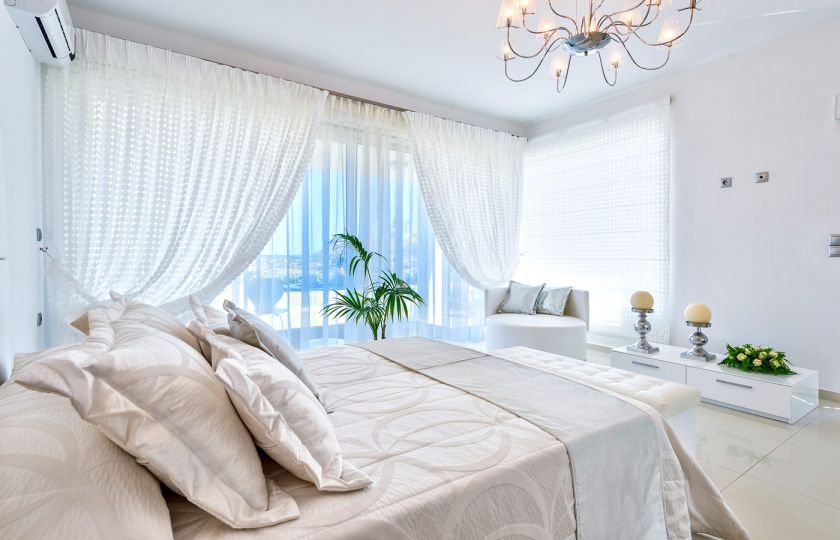 Ktima Reveli, Калатас, white suite bed 4