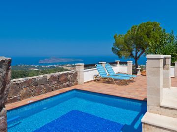 Villa Georgokastelo, Сталос