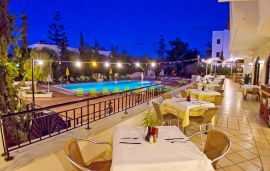 Club Lyda Hotel, Gouves, restaurant-terrace-night-view