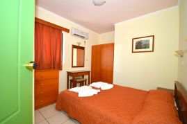 Aloni Suites, Kalathas, Aloni Suites double bedroom