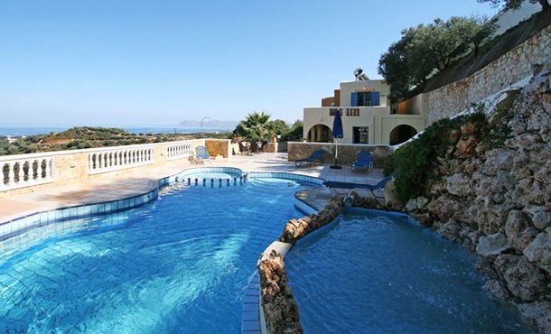 Villa Kalypso, Stalos
