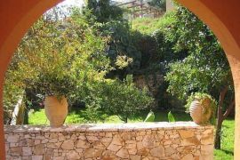 Villa Heights, Stalos, Garden