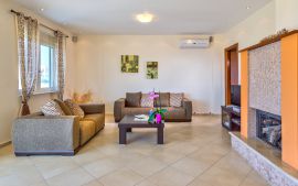 Villa Grigoris, Sfakaki, Living room