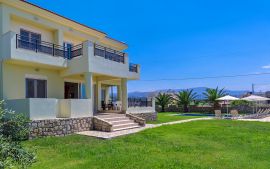 Villa Grigoris, Σφακάκι, Courtyard