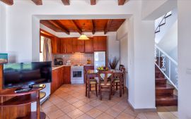 Ilios Villas, Stalos, Kitchen area