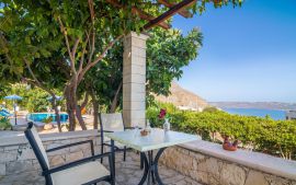 Villas Manos, Μεγάλα Χωράφια, Balcony with sea view in Villa II