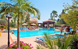 Zeus Village, Agioi Apostoloi, Swimming pool area