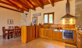 Villa Calm, Asteri, Kitchen area