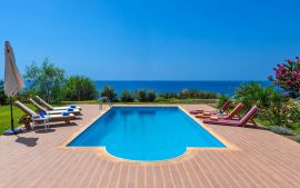 Villa by the Sea, Иерапетра, Pool area with sea view