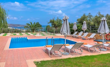 Villa Aretousa 2, Agia Marina, Courtyard