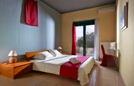 Peaceful Villas, Tersanas, Double bedroom 3 in 5-bedroom Villa