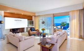Villa South Crete, Makrigialos, Living room with pool and sea view