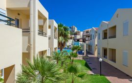 Theos Village Apartments, Χρυσή Ακτή, Exterior area