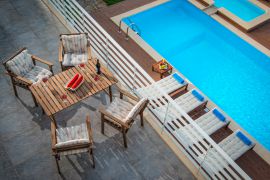 Villa Style, Χερσόνησσος, Pool view from the top floor balcony