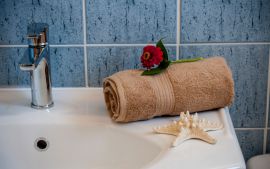 Mesogios Beach, Κίσσαμος, Bathroom in the Apartment