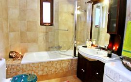 Beachfront Apartment, Agia Pelagia, bathroom 1b