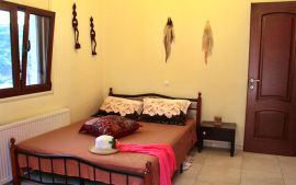 Beachfront Apartment, Agia Pelagia, bedroom 1b