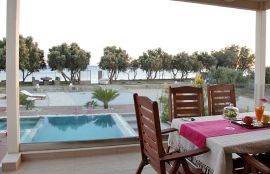 Pelagos Villa, Ιεράπετρα, exterior dining area