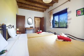 Charming Villa, Platanias, twin bedroom 1b